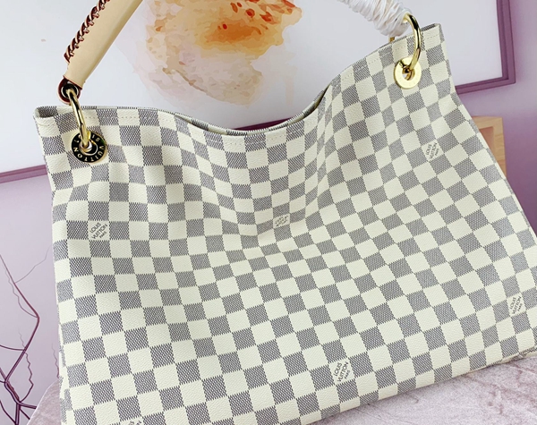 ルイヴィトンバッグ細部ディテール